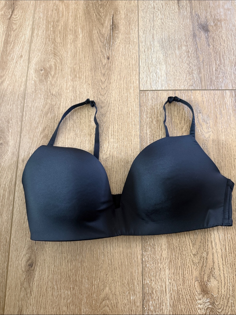 Skims Wireless Nursing Bra 36C